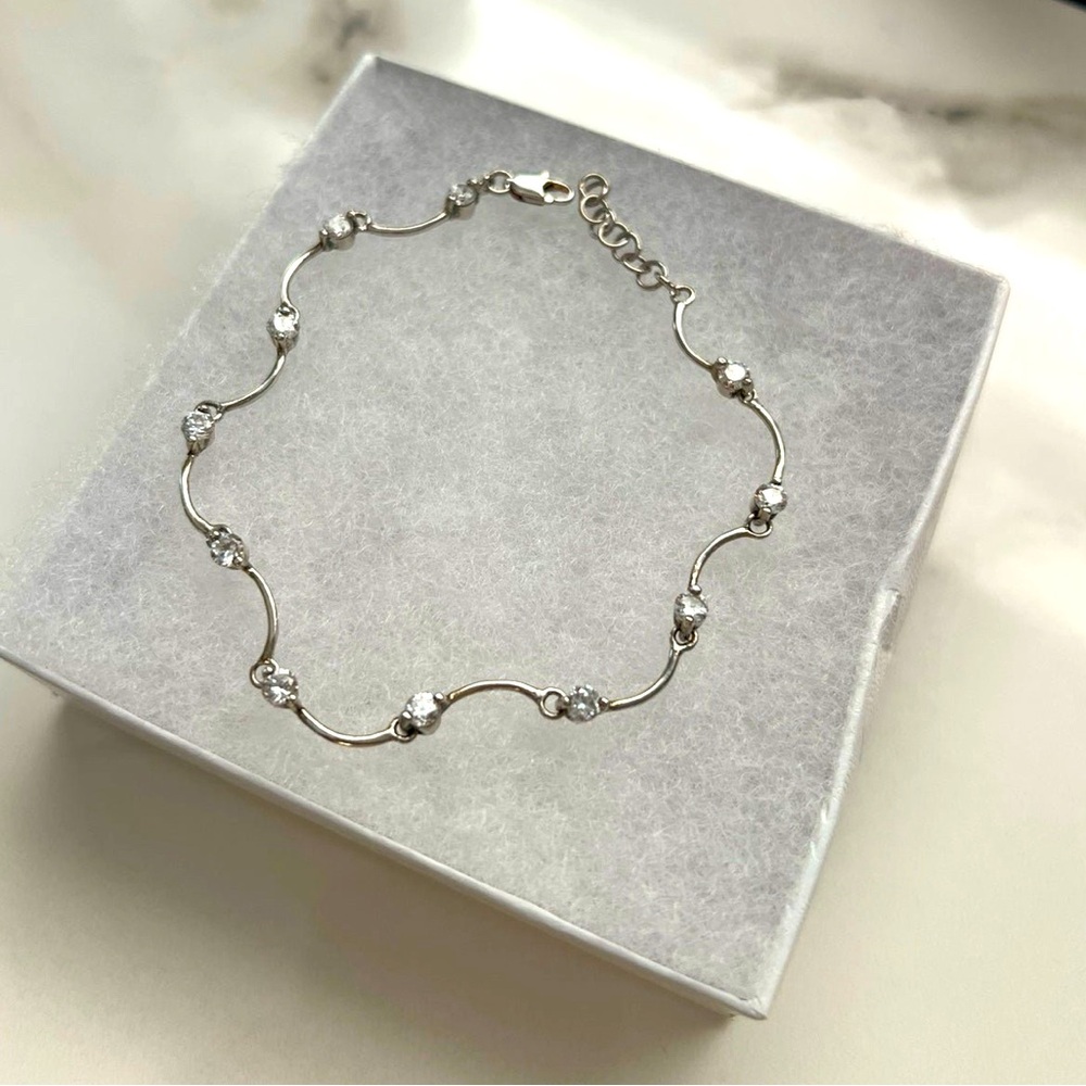 Vintage Sterling Silver bracelet with Cubic Zirconia stones 7” with 1” extender